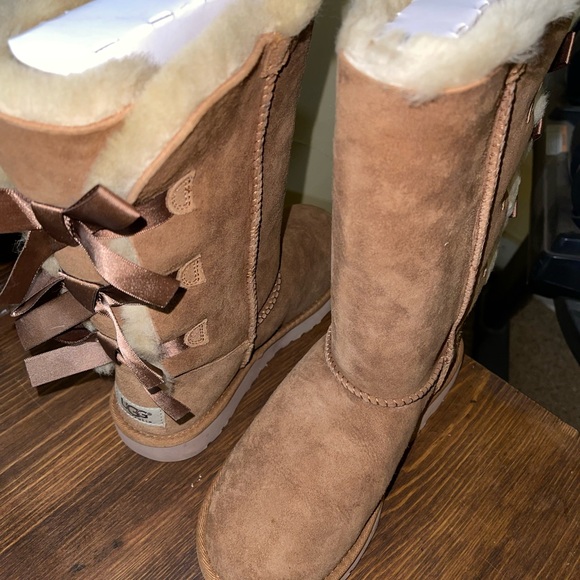 Chestnut UGGS - Picture 5 of 5